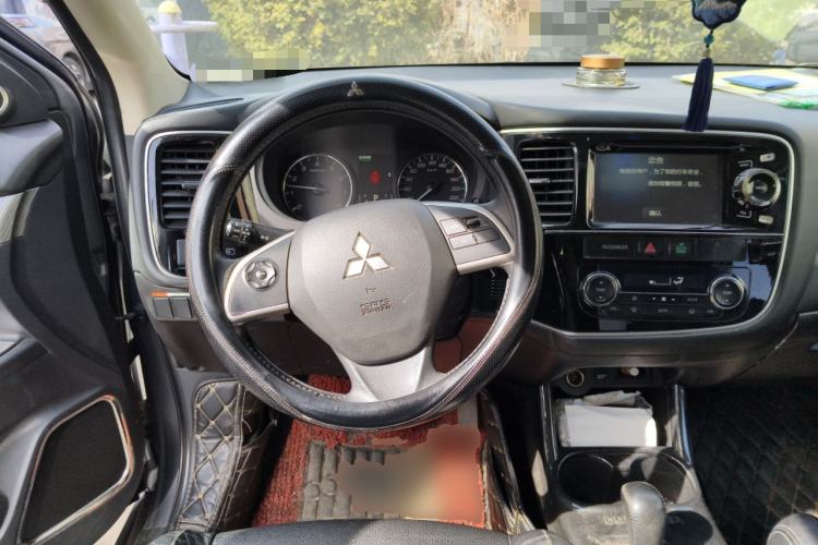 Used Mitsubishi Outlander 2014 2.4L 4x4 Deluxe Value Edition 5 Seats