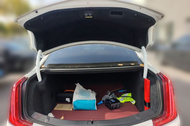 Used Cadillac XTS 2018 28T Elite Edition Trunk