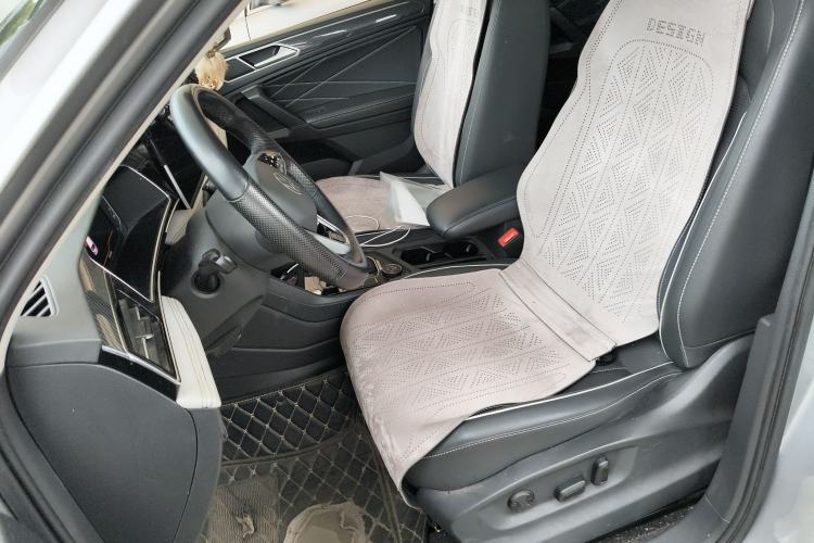 Used Volkswagen Tiguan L 2022 380TSI Automatic All-Wheel Drive R-Line Enhanced Comfort 7-Seater Left Front Seat