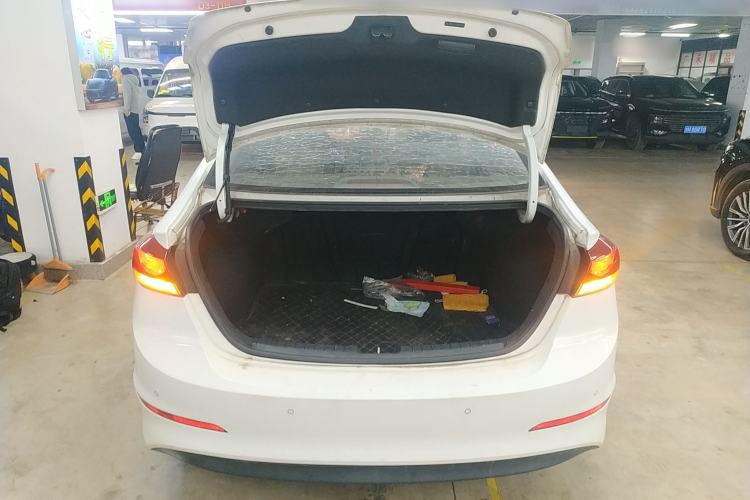 Used Hyundai Elantra (6th Generation / Lingdong) 2016 1.6L Manual ZhiXuan · Dynamic Model
