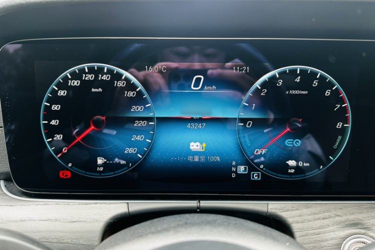 Used Mercedes-Benz E-Class New Energy 2022 Facelift E 350 e L Plug-in Hybrid Sedan Interior 5