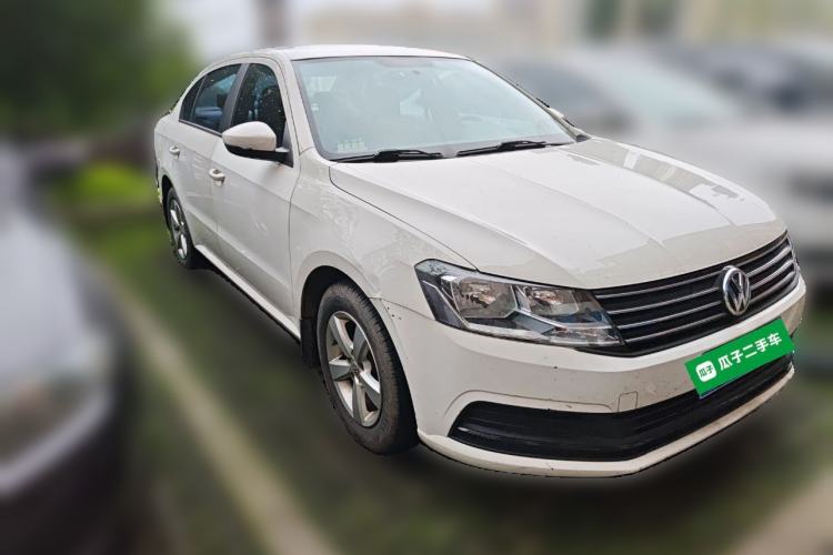 Used Volkswagen Lavida 2015 1.6L Automatic Fashion Edition Front Right 45 Deg