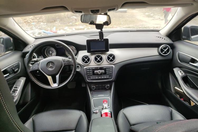 Used Mercedes-Benz GLA 2015 GLA 200 Sport Edition Center Console