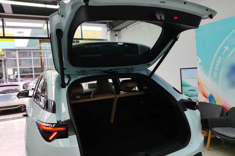 Used ARCFOX Alpha T5 2024 520 MAX Trunk