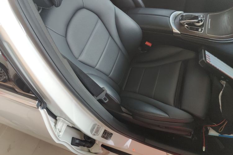 Used Mercedes-Benz GLC 2016 GLC 300 4MATIC Dynamic Model
