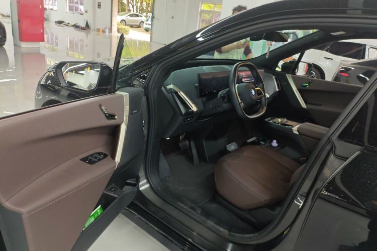 Used BMW iX 2022 xDrive40
