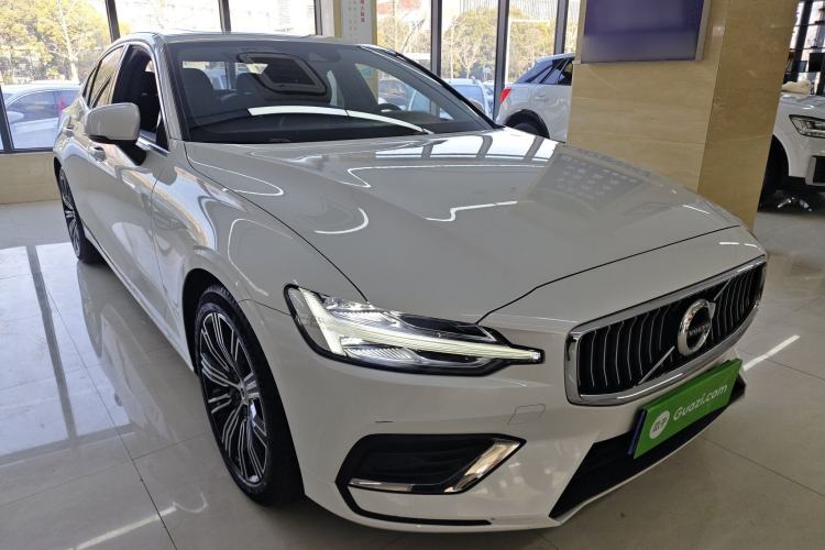 Used Volvo S60 2022 B4 Zhiyuan Luxury Edition