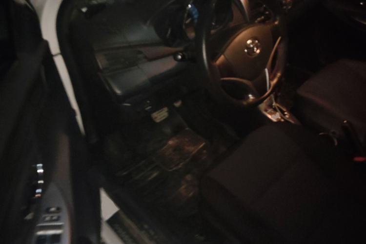 Used Toyota YARiS L Zhi Xuan 2015 1.5E Automatic Charm Edition Driver Seat