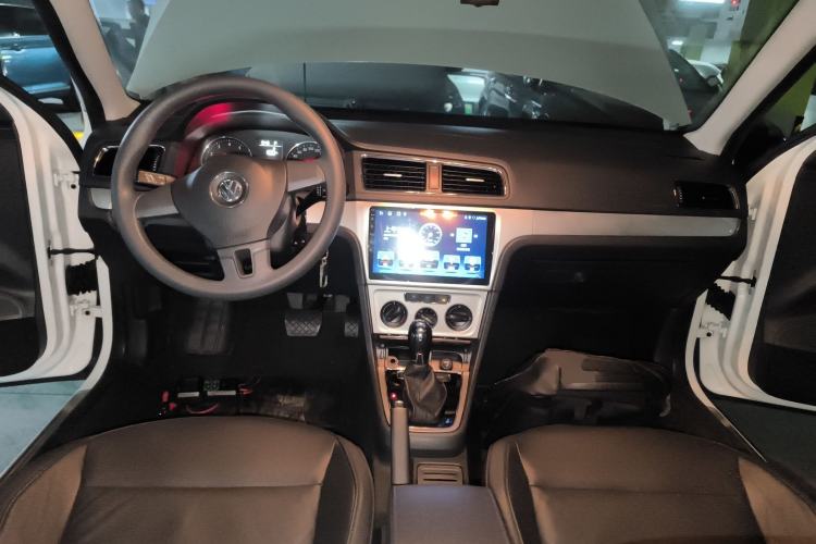 Used Volkswagen Lavida 2013 Revised Version 1.4 TSI DSG Comfort Edition Center Console