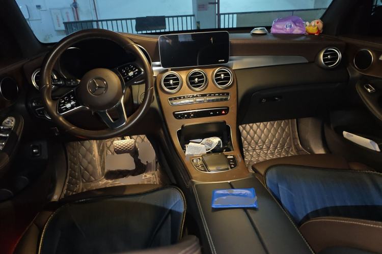 Used Mercedes-Benz GLC 2020 GLC 300 L 4MATIC Dynamic Edition Center Console