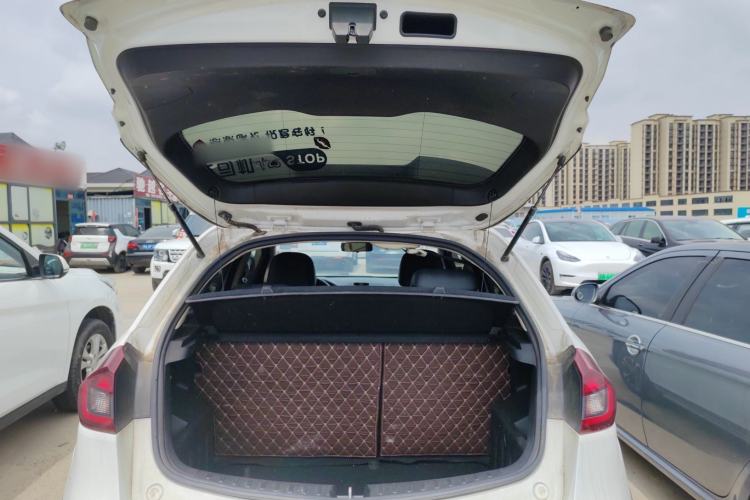 Used Geely Auto Vision X3 2019 Upgraded Model 1.5L CVT Elite Version Trunk