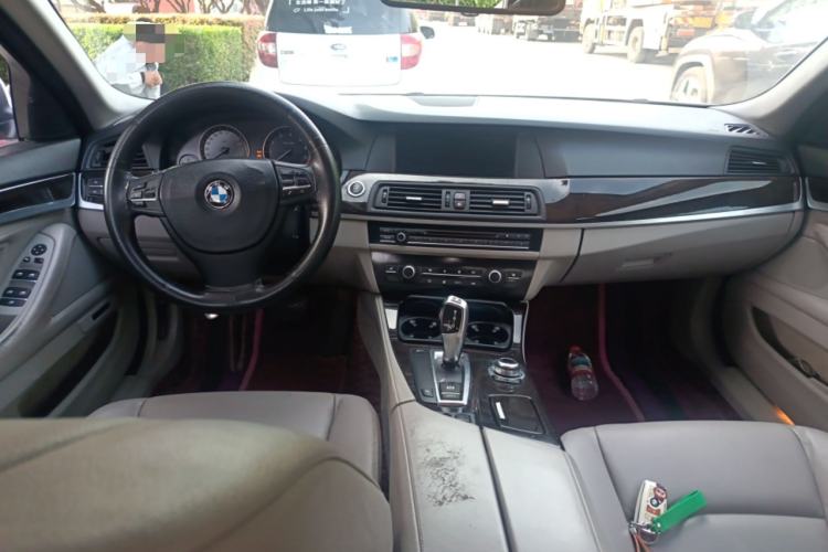 Used BMW 5 Series 2011 523Li Leading Model Center Console