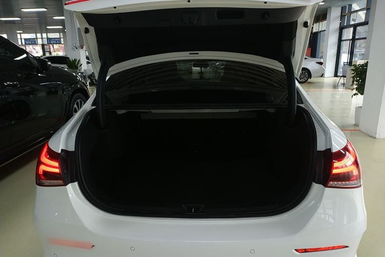 Used Mercedes-Benz A-Class 2022 Revised Version A 200 L Sport Sedan Fashionable Style Trunk