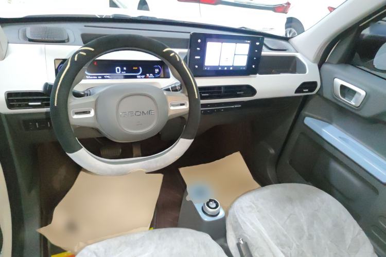 Used Geely Galaxy Panda 2024 Panda Mini 200km Endurance Bear
