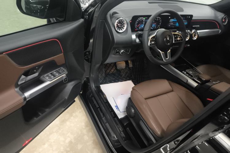 Used Mercedes-Benz GLB 2022 GLB 220 Dynamic Edition Driver Seat