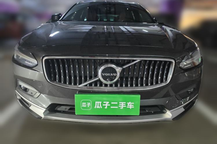 Used Volvo V90 2023 Cross Country B5 AWD Prestige Edition
