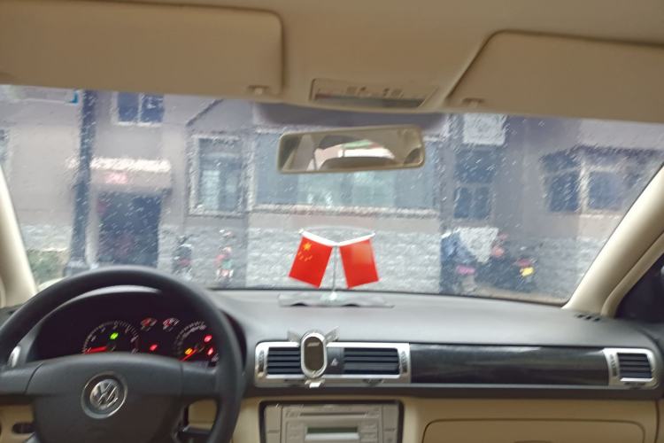 Used Volkswagen Passat 2009 2.0L MFI Automatic Luxury Edition