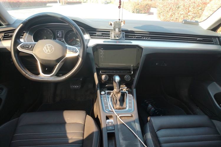 Used Volkswagen Magotan 2020 280TSI DSG Comfort Edition Center Console