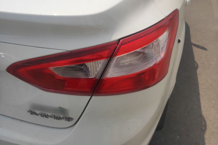 Used Ford Focus 2012 Sedan 1.6L Automatic Fashion Edition
