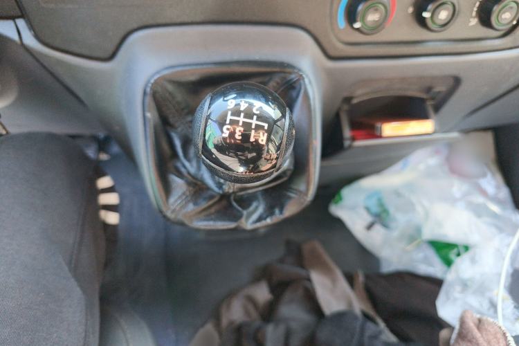 Used Ford Transit Custom 2009 2.4T Diesel Standard Version Short Wheelbase Mid-Roof China Stage III