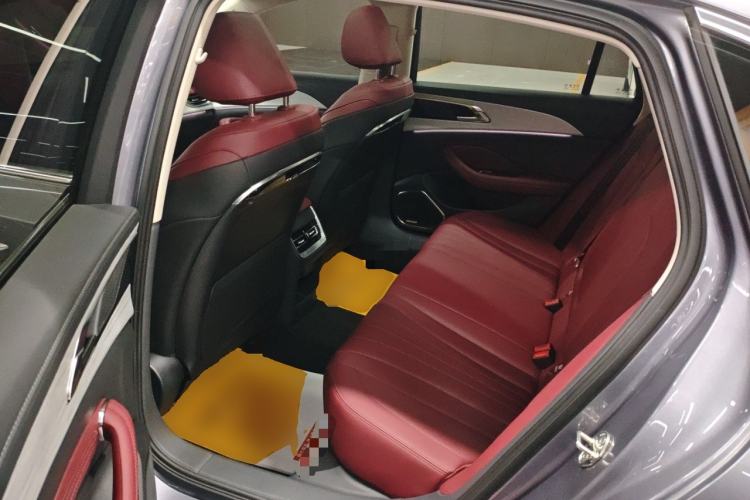 Used Hongqi H5 2025 2.0T Automatic Flag Edition – 500 000 Units Commemorative Version