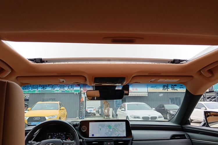 Used Lexus ES 2023 260 Excellence Edition
