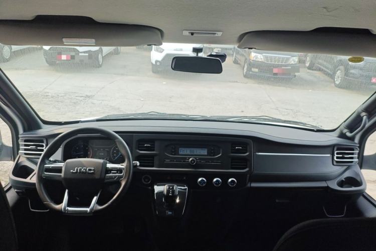 Used JMC Fushun 2023 2.0T Automatic Short-Wheelbase Low-Roof Commercial & Multi-Purpose Passenger Vehicle 6-Seater with Dual-Opening Tailgate