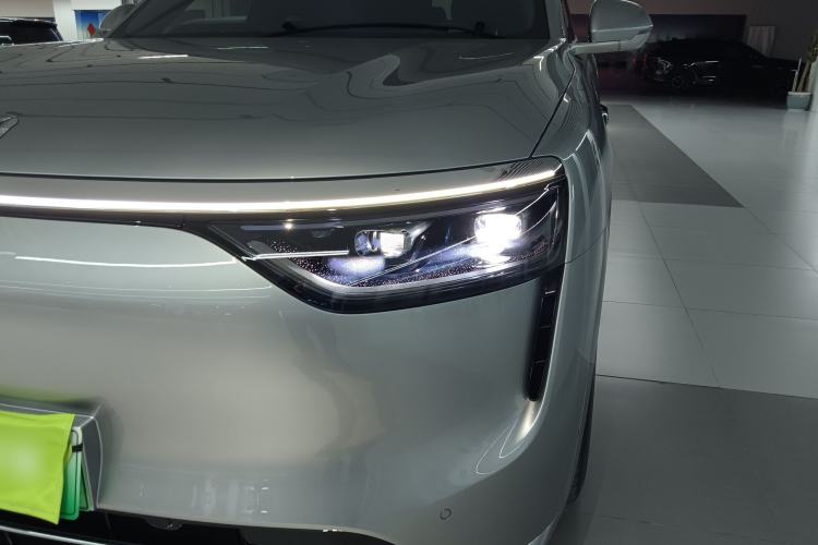 Used Hima AITO M8 2025 Extended-Range Ultra Version 53.4 kWh 6-Seater Edition