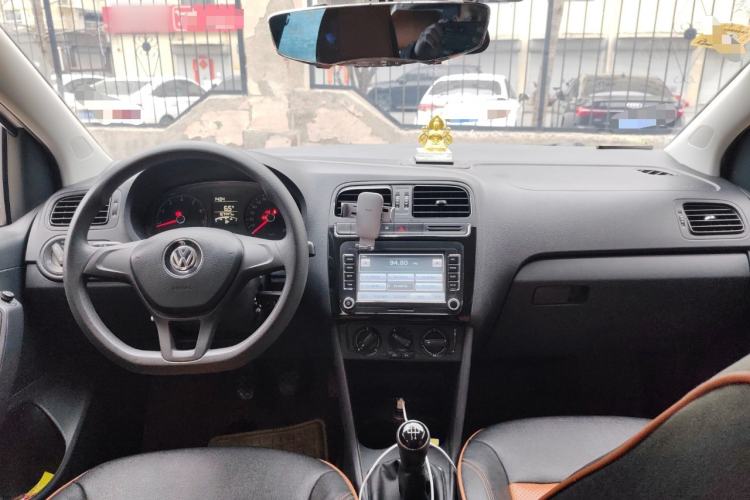 Used Volkswagen Polo 2014 1.4L Manual Fashion Edition
