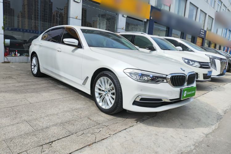 Used BMW 5 Series 2019 Facelifted 530Li Luxury Edition Premium Package Front Right 45 Deg