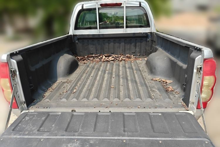 Used Great Wall Wingle 5 2017 2.0T European Version Diesel Two-Wheel Drive Advanced Large Double-Cab GW4D20E
