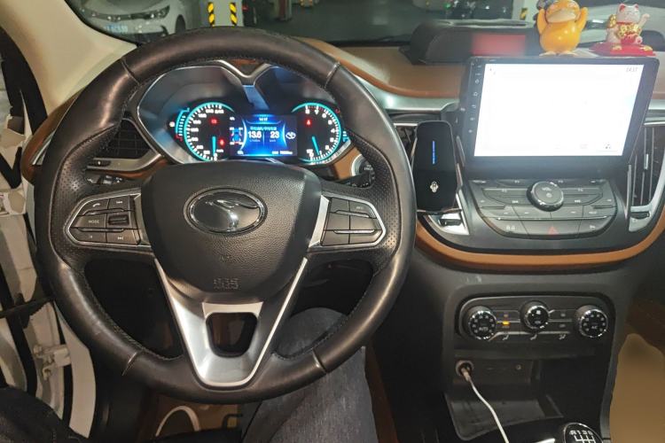 Used Soueast DX7 2015 1.5T Manual Luxury Model
