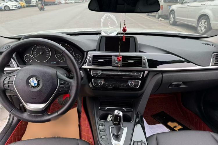 Used BMW 3 Series 2017 320Li Fashion Model Interior 1