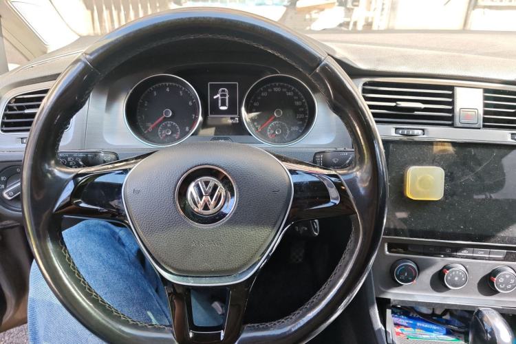 Used Volkswagen Golf 2015 1.4TSI Automatic Comfort Model
