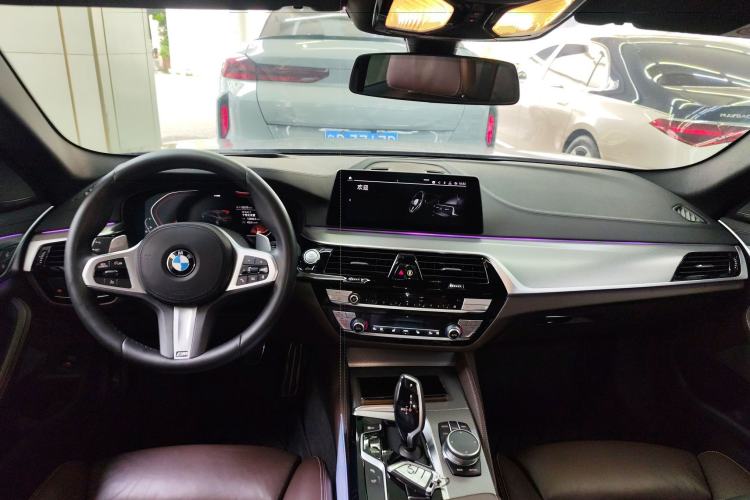 Used BMW 5 Series 2020 540i Sport Line M Sport Package Center Console