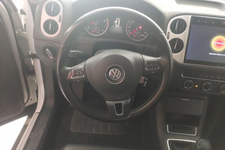 Used Volkswagen Tiguan L 2015 1.8TSI Manual Two-Wheel-Drive Limited Edition
