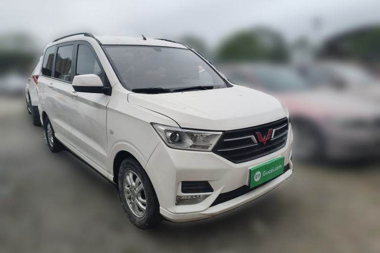 Used Wuling Hongguang 2021 1.5L S Comfort Edition LAR Front Right 45 Deg
