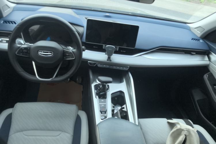 Used Geely Auto Preface 2023 2.0TD Prestige Version Center Console