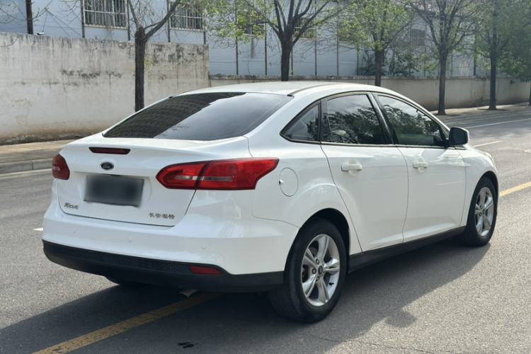 Used Ford Focus 2017 Sedan 1.6L Automatic Comfort Plus SmartDrive Edition Exterior 7