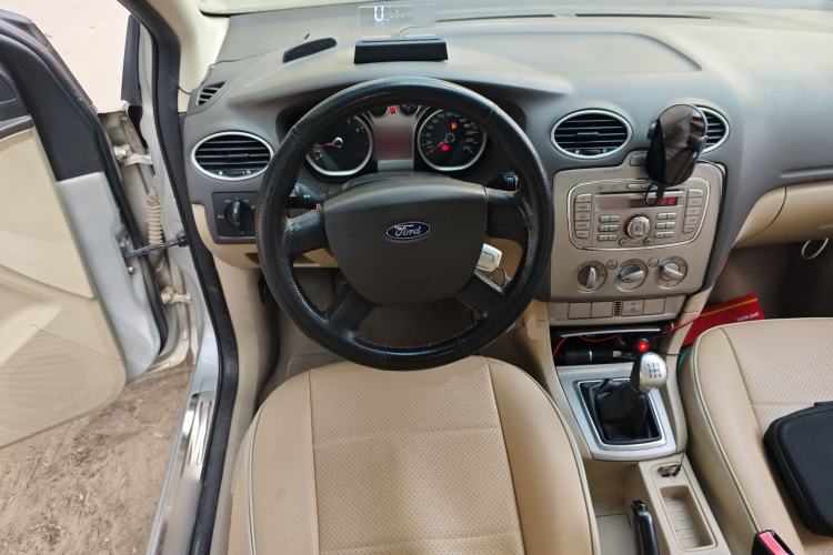 Used Ford Focus 2013 Sedan Classic 1.8L Manual Base Model
