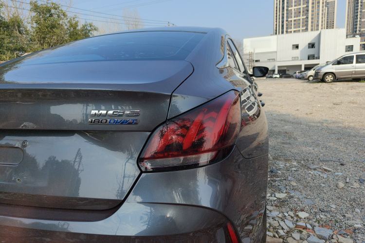 Used MG 5 2022 180 DVVT CVT Youth Flagship Edition