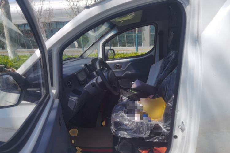 Used Linxys Huangjincang 2025 PLUS Value Edition 42.3 kWh Left Front Seat