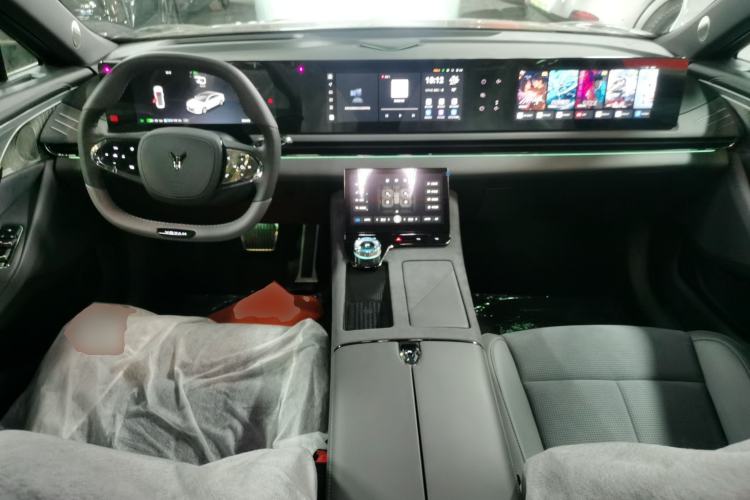 Used VOYAH PASSION 2024 PHEV Four-Wheel Drive Ultra-Long Range Flagship Model
