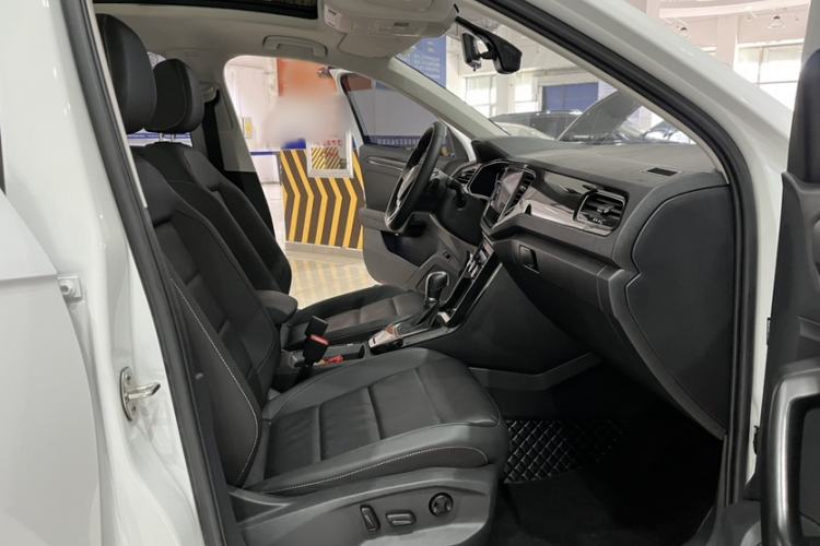 Used Volkswagen T-ROC 2022 280TSI DSG Two-Wheel Drive Comfort PLUS
