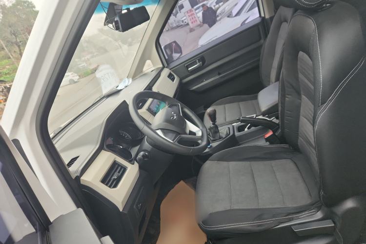 Used Wuling Hongguang PLUS 2019 1.5T Manual Comfort Version 7 Seats