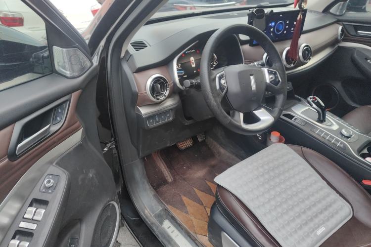 Used Wey VV6 2021 2.0T Two-Wheel Drive Smart Protection+
