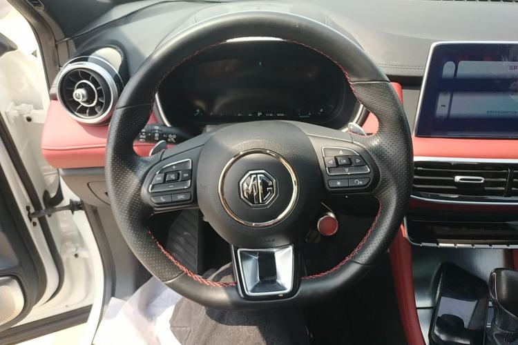 Used MG HS 2018 30T Automatic Two-Wheel Drive Trophy Edition—High-Octane V-Model Steering Wheel