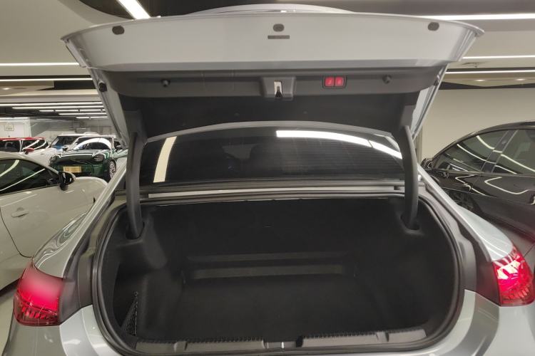 Used Mercedes-Benz EQE 2022 350 Luxury Edition Trunk