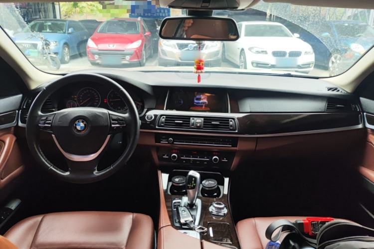 Used BMW 5 Series 2014 525Li Leading Model
