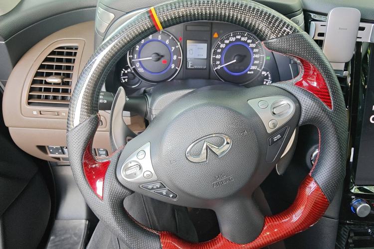 Used Infiniti QX70 2013 3.7L Supreme Edition